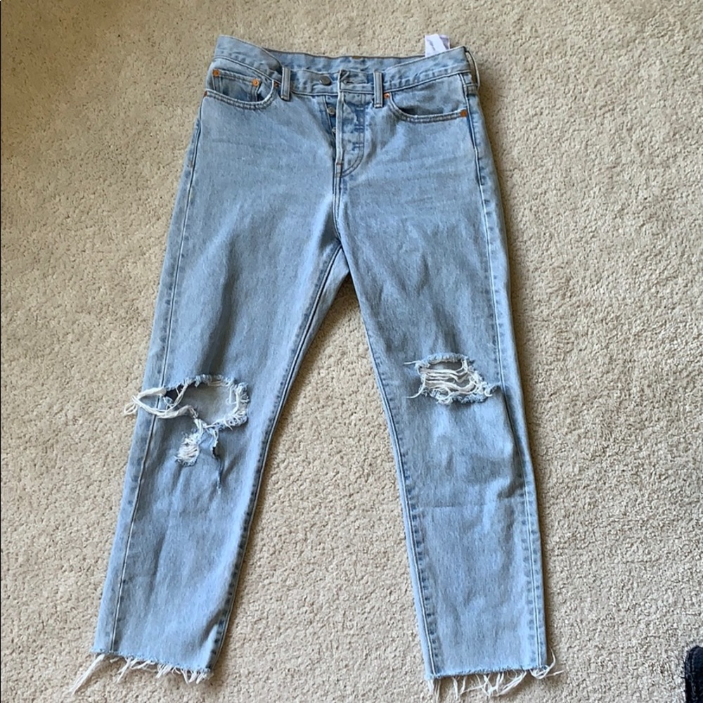 Levi’s distressed wedgie fit denim